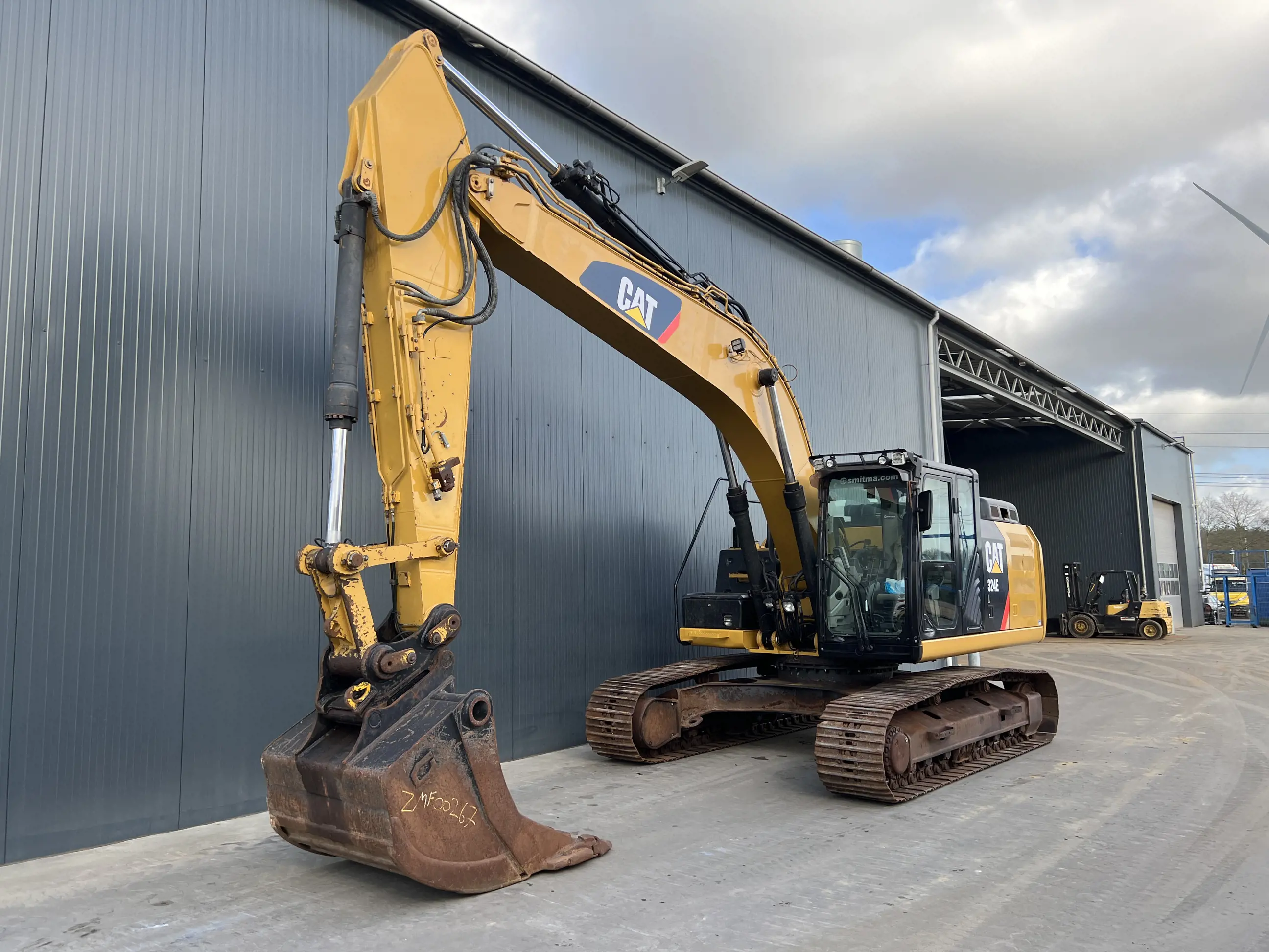 CATERPILLAR 324E L | Smitma